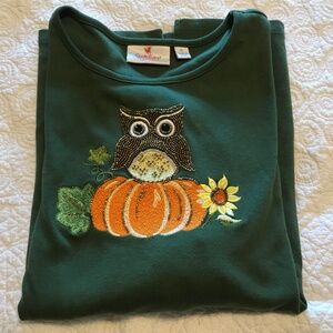 QF green short sleeve top with embroidered beaded owl & pumpkin (XL)
